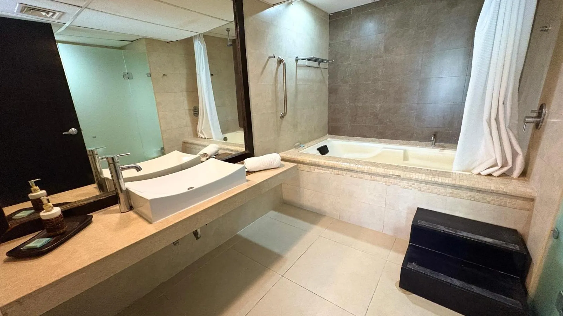 Departamento En Aldea Thai Con Terraza, Vista Al Mar Y Alberca Privada, Para 8 Personas Apartment Playa del Carmen